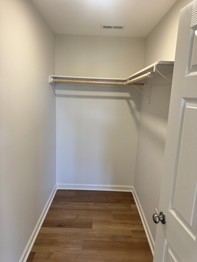 Building Photo - 204 Landmark Dr