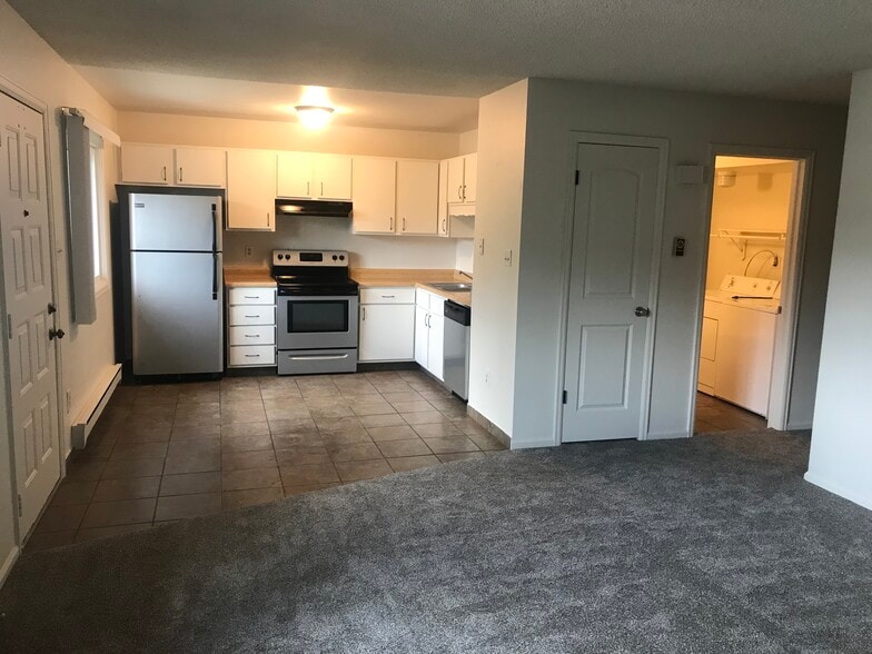 Building Photo - 5415 Akes Dr