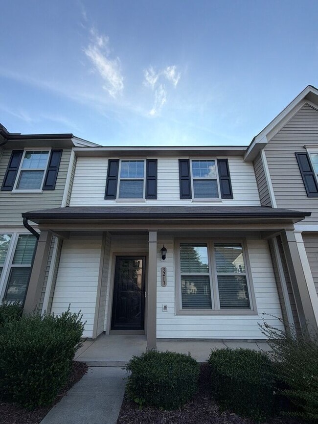 Building Photo - 3 Bedroom 2.5 Bath Town Home