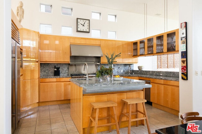 Building Photo - 2217 Grand Canal