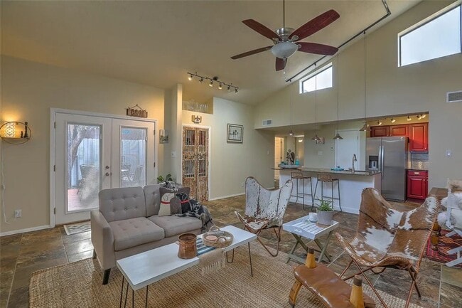 Building Photo - Midtown Santa Fe 3 Bed, 2 Bath, 2 Car Garage and EV Charger