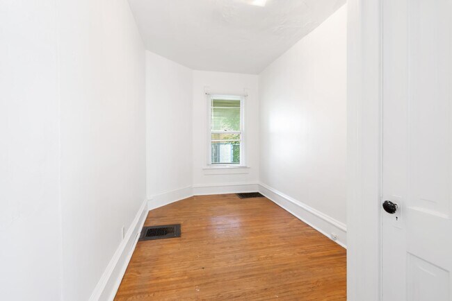 Building Photo - 1120 Washington St