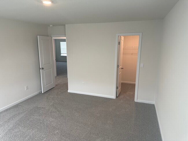 Building Photo - 152 Giant Oak Ave