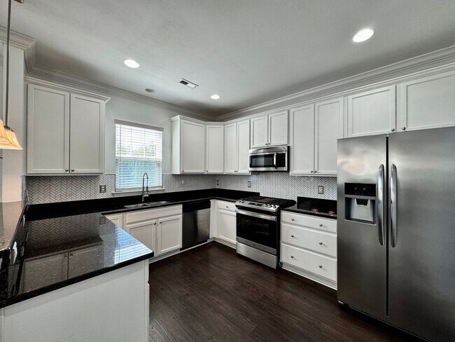 Building Photo - A Block From The Beaches! Ready 09-21-26! Oversized Parking Pad, Pet Friendly!