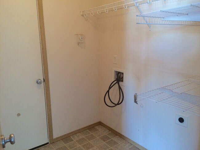 Building Photo - Home for Rent WSG Included!