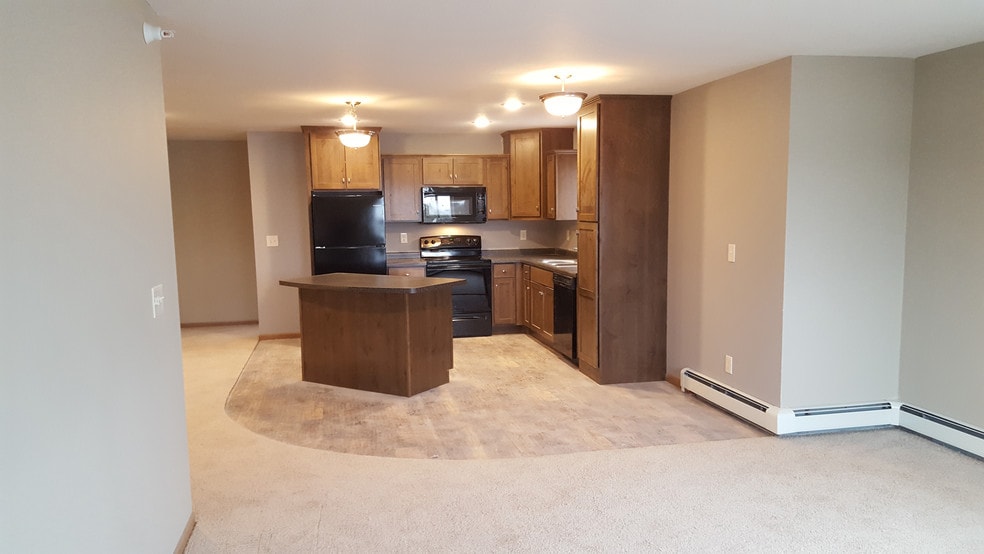 Building Photo - Mainstreeter Apartment Homes