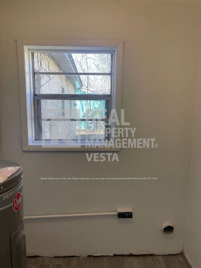 Building Photo - 3936 Spencer Cir