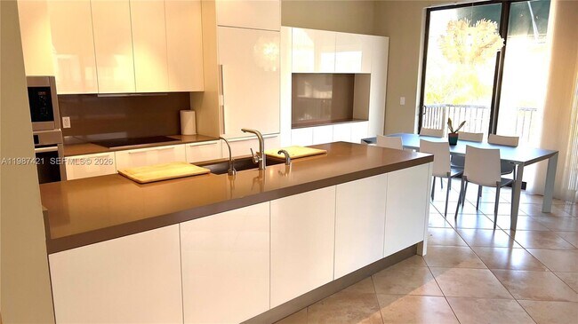 Building Photo - 55 Merrick Wy