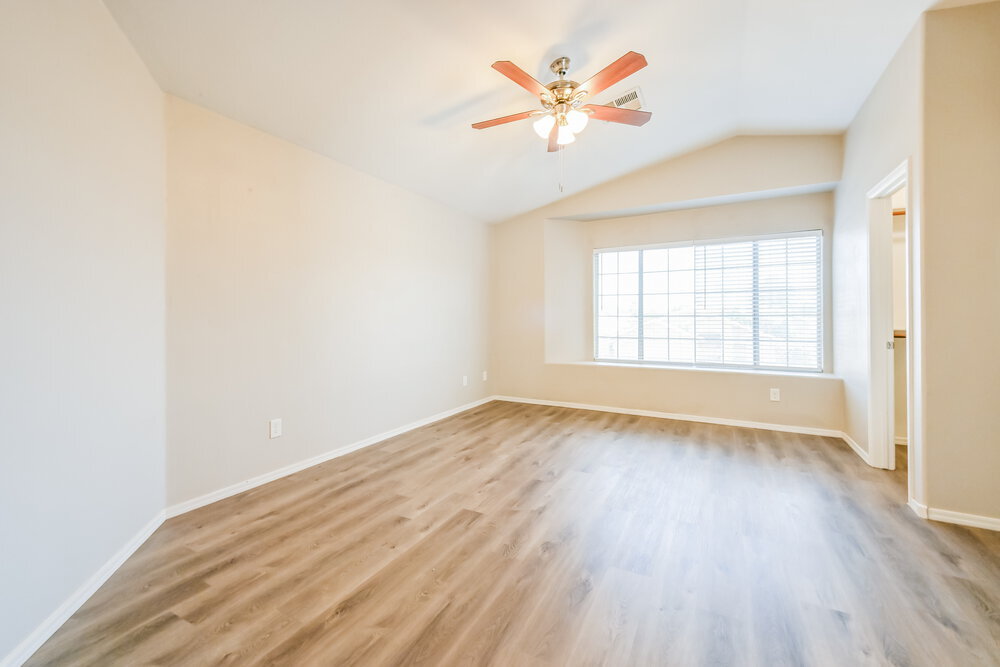 Building Photo - 1036 W Olive Ave