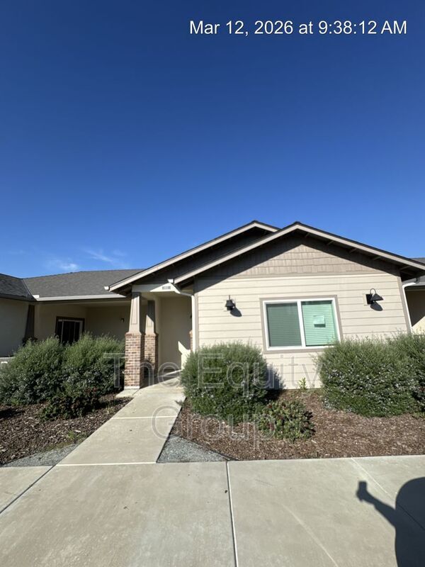 Building Photo - 518 S Summit St