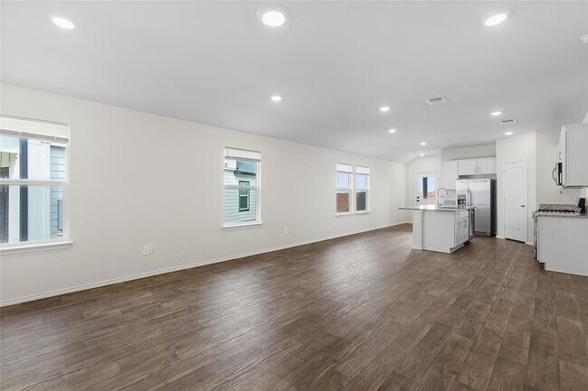 Building Photo - 133 Frogmore Lp