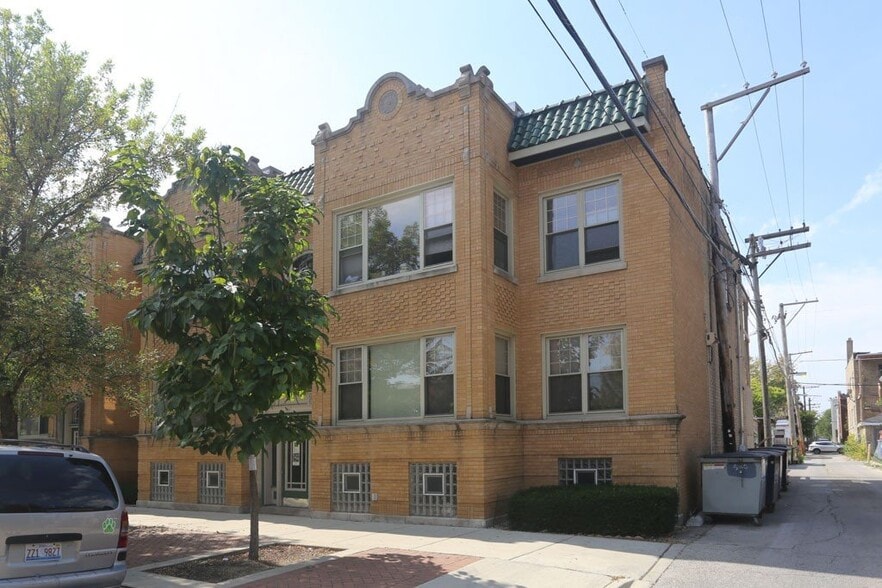 Building Photo - 5208 N Sawyer Ave