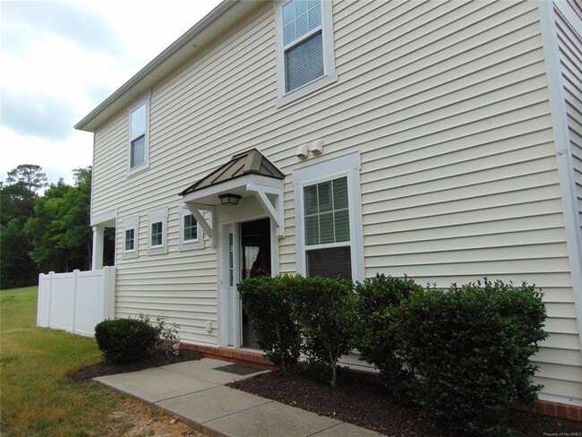 Building Photo - 3215 Kenton Ct