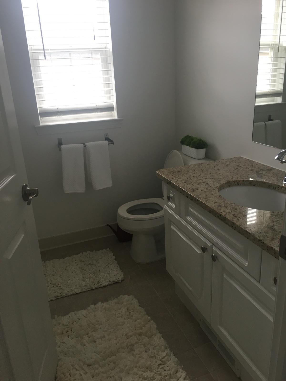 Full Bathroom - 5294 Brookemonte Cir