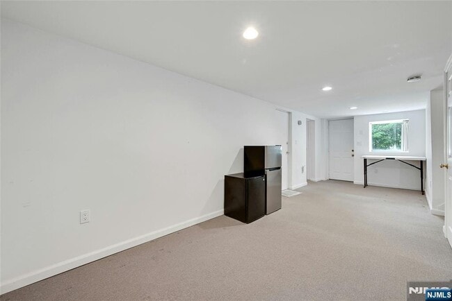 Building Photo - 357 11th St