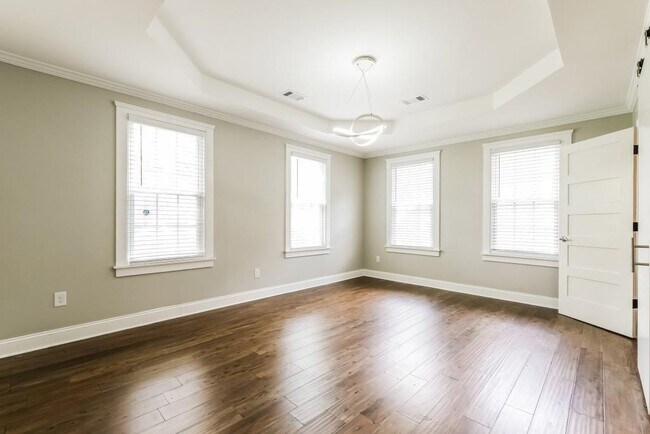 Building Photo - 1272 Oakland Terrace SW