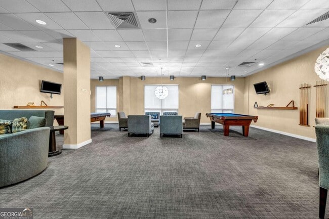 Building Photo - 711 Cosmopolitan Dr NE