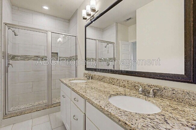 Building Photo - 3110 SW Riverstone Ave