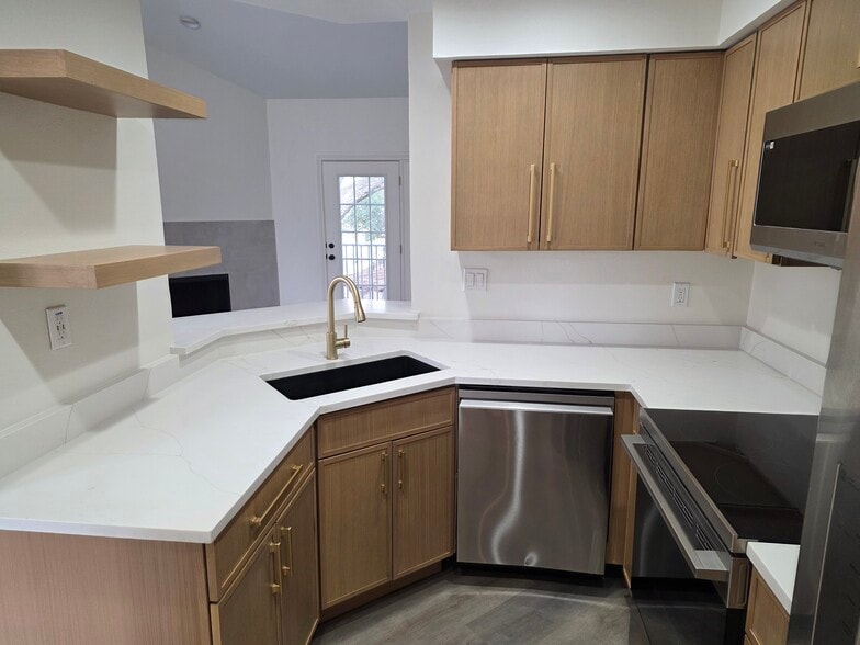 Building Photo - 5325 Bent Tree Forest Dr