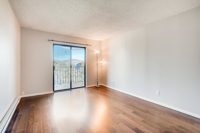 Building Photo - 8100 W Quincy Ave