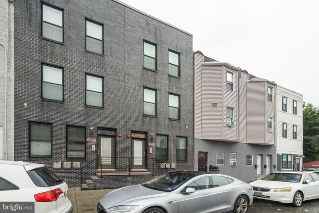 Building Photo - 2515 N Front St