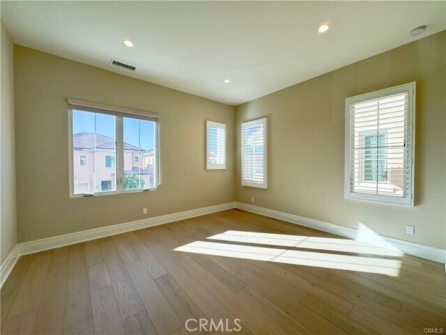 Building Photo - 105 Green Rdg