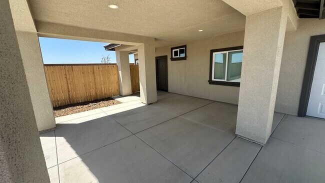 Building Photo - Coyote Run Duplexes 6000