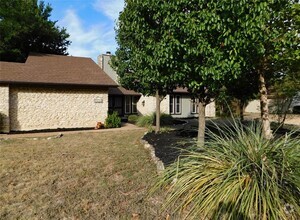 Building Photo - 1006 Porpoise St
