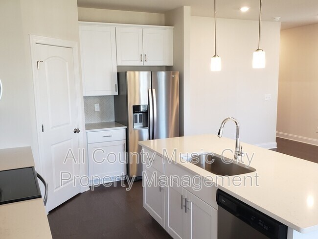 Building Photo - 1608 Espy Aly