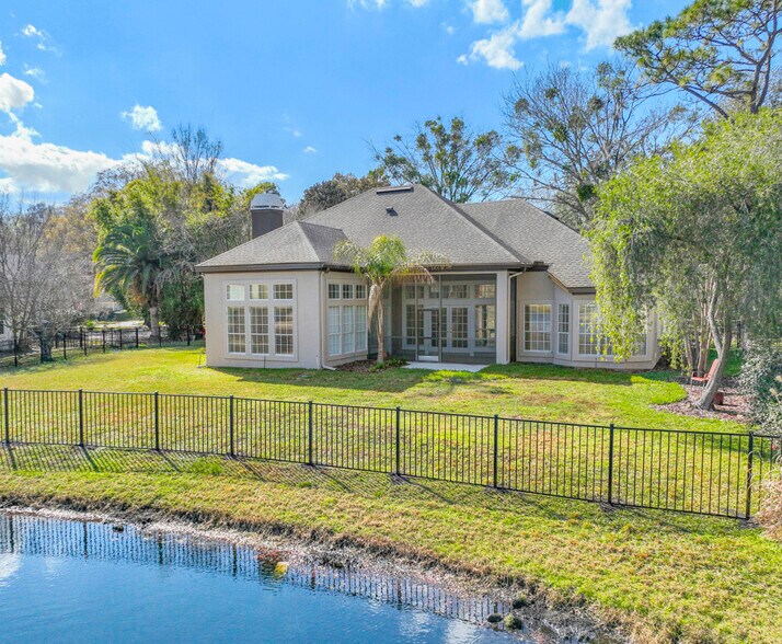 Building Photo - 10061 Vineyard Lake Rd E