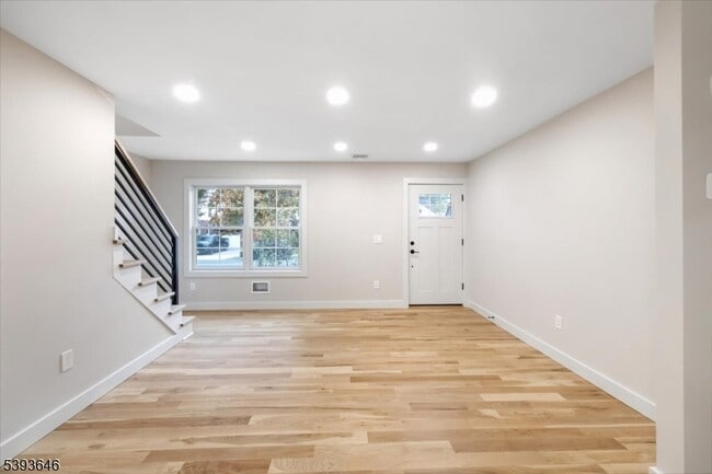 Building Photo - 355 Rea Ave