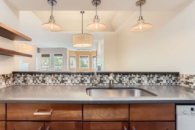Building Photo - AMAZING LOCATION 2 Bed 2 Bath Condo In The Heart of Downtown Boulder
