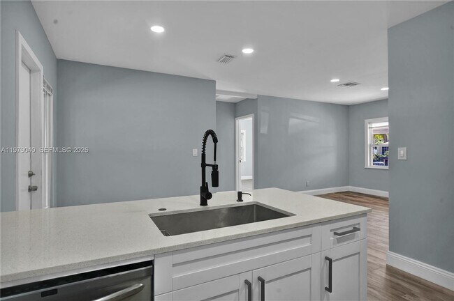 Building Photo - 607 SW 9th St