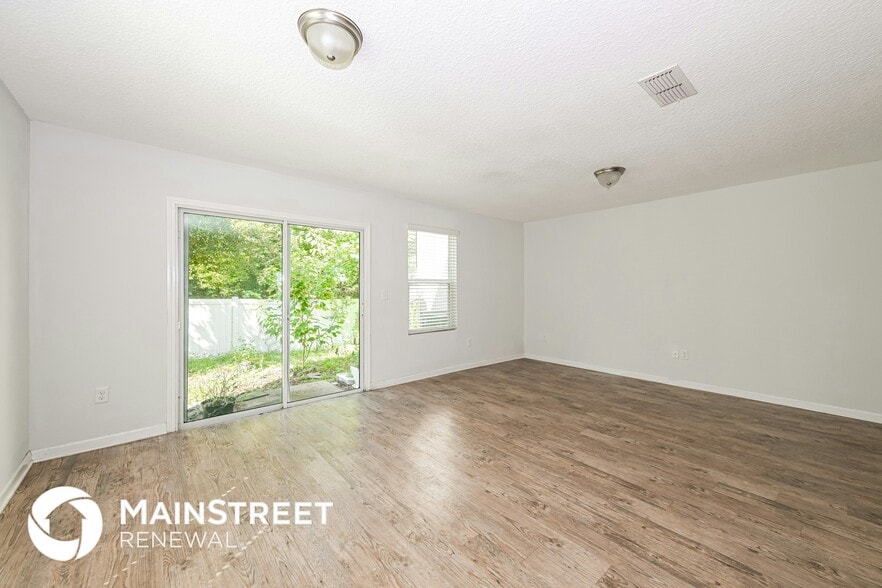 Building Photo - 548 Eiseman Wy