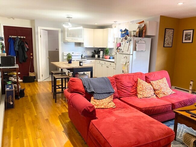 Building Photo - 135 Central St