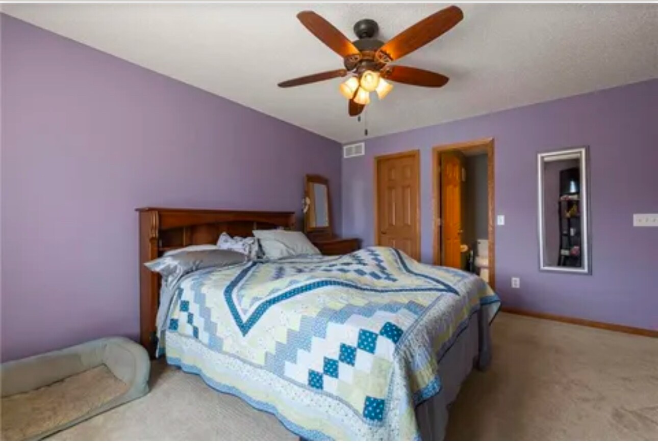 Building Photo - 7382 Timber Crest Dr S