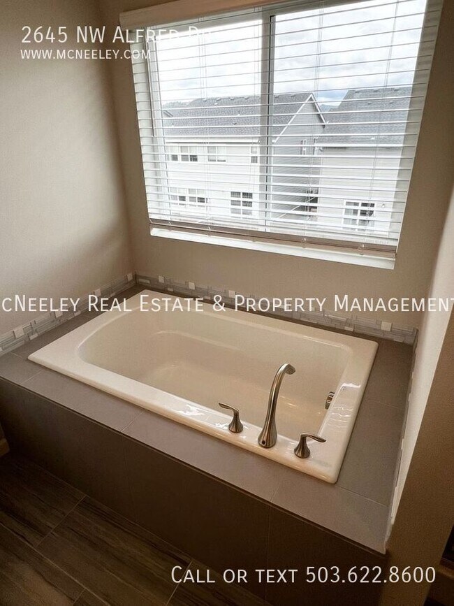 Building Photo - 2645 Alfred Dr