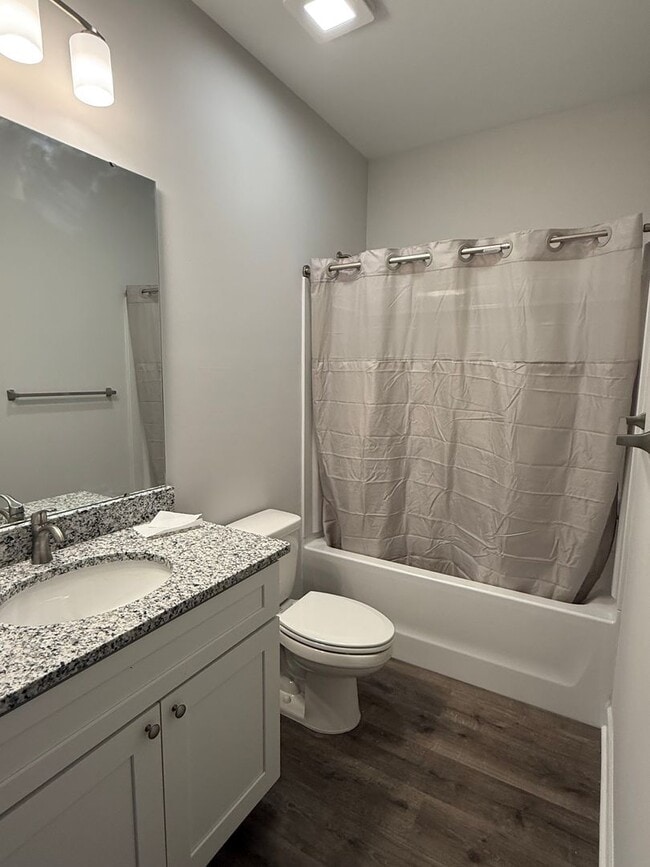 Building Photo - Three bedroom, 2 bath house in Graham