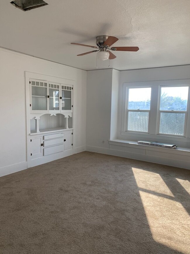 Building Photo - 3 Bedroom 1 Bath home coming soon
