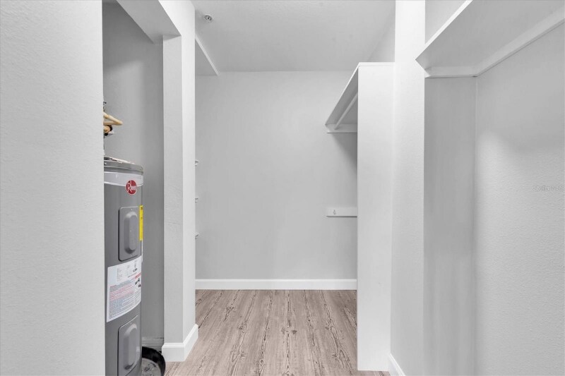 Building Photo - 406 S Cedar Ave