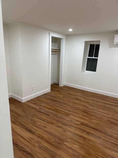 Building Photo - 13 Center St