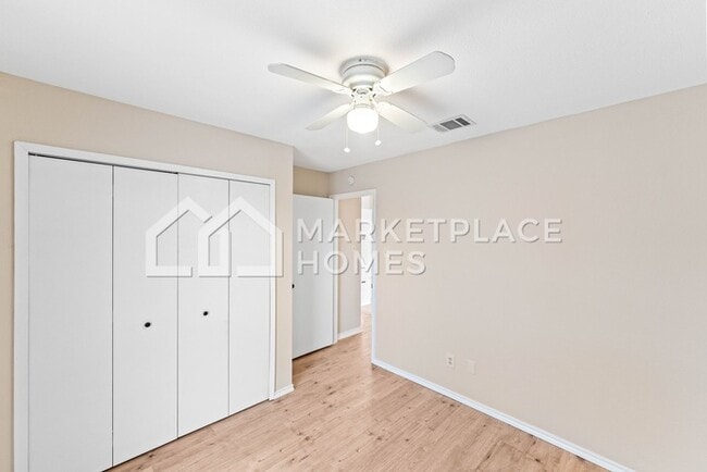 Building Photo - 1804 Easton Dr