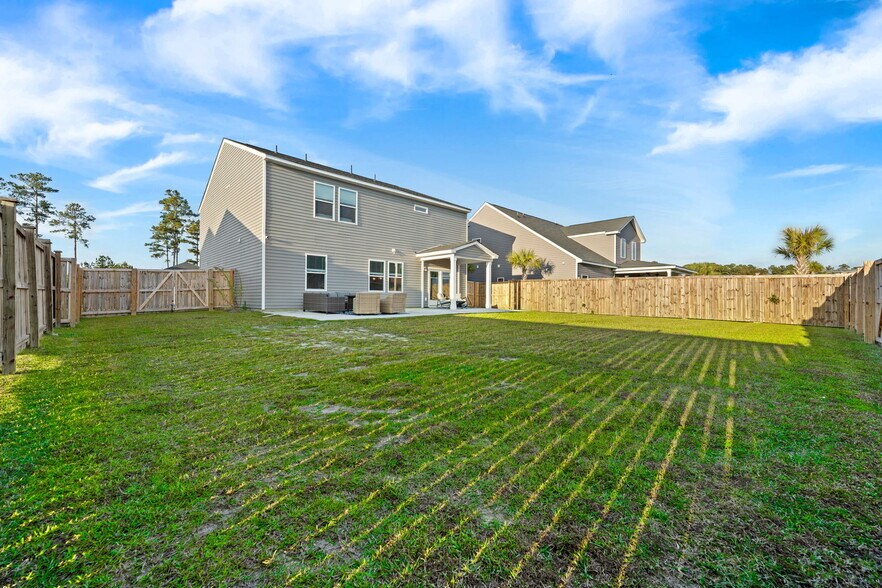 Building Photo - 188 Lucca Dr