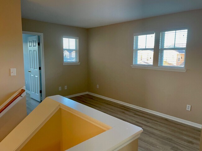 Building Photo - 300 Volterra Plz