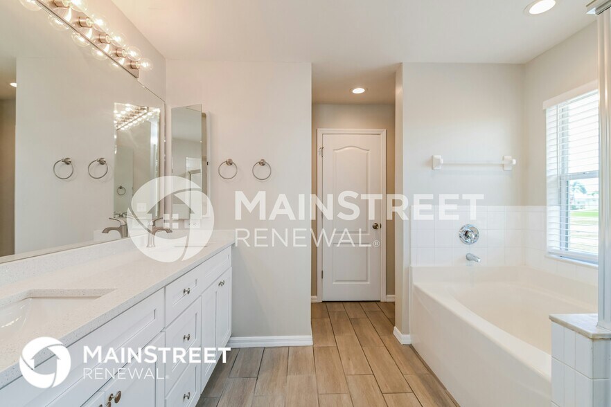 Building Photo - 2011 NW 23rd St