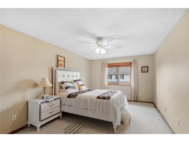 Building Photo - 14797 Lower Endicott Way