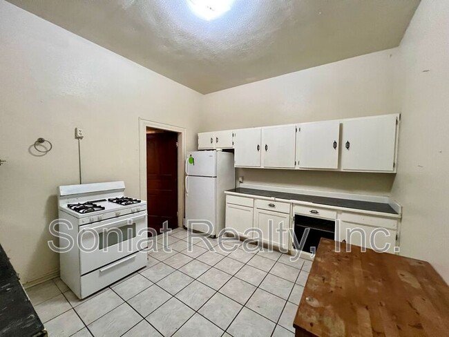 Building Photo - 619 St Philip St