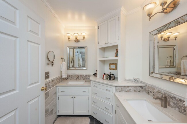 Building Photo - 4522 Parkwood Ln
