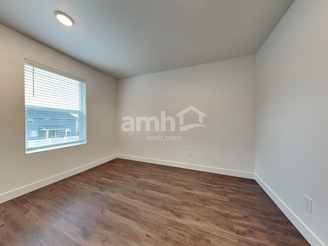 Building Photo - 7921 Selah St SW