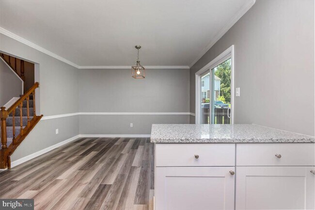 Building Photo - 324 Talbot Ct